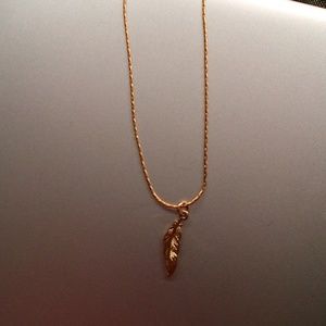 Necklace w/ feather charm